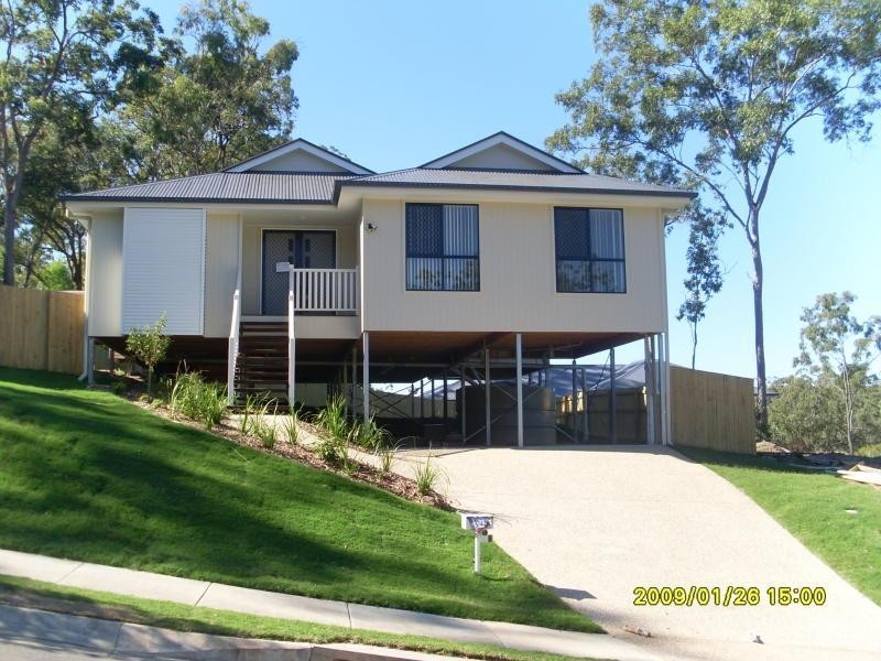 8 Bushlark  Pl, Goodna QLD 4300