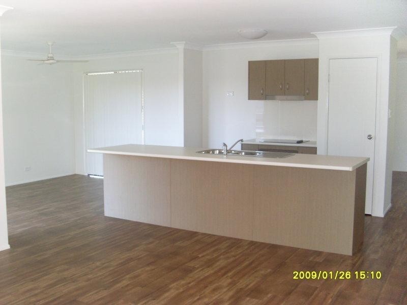 8 Bushlark  Pl, Goodna QLD 4300