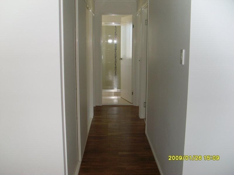 8 Bushlark  Pl, Goodna QLD 4300