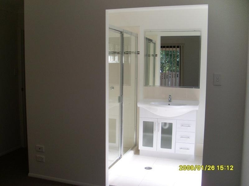 8 Bushlark  Pl, Goodna QLD 4300