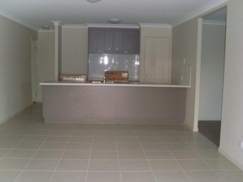 1 Sandpiper Cct, Eagleby QLD 4207