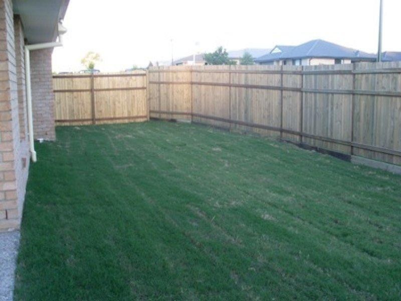 1 Sandpiper Cct, Eagleby QLD 4207