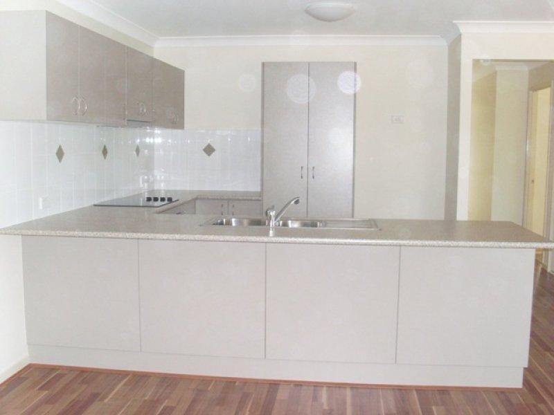 7 Oliver Dr, Redbank Plains QLD 4301