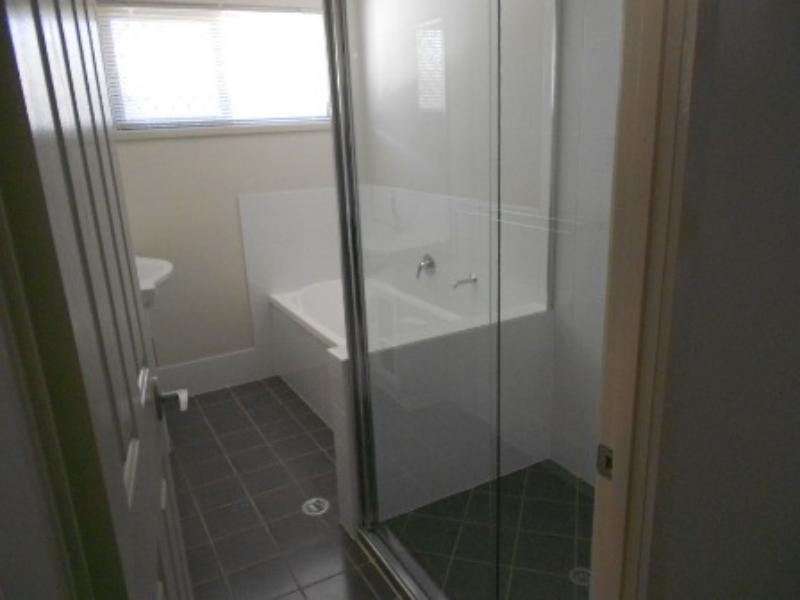 9 Carnell St, Goodna QLD 4300