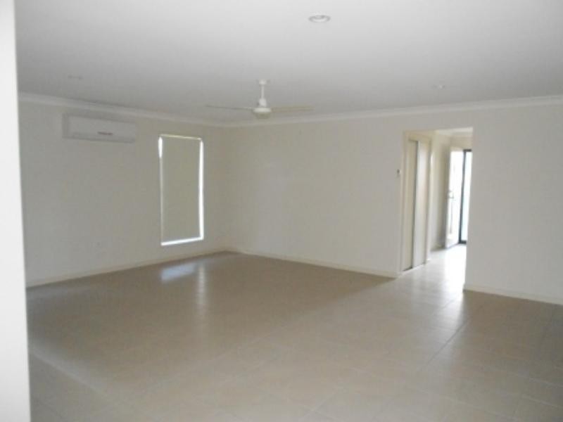 9 Carnell St, Goodna QLD 4300