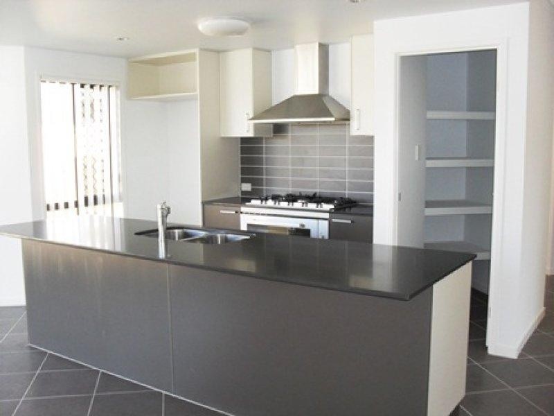 4 Tribulation Cres, Coomera QLD 4209