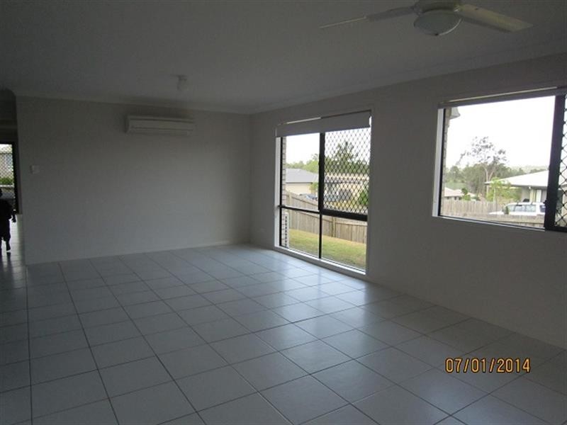 10 Stanbury  Dr, Goodna QLD 4300