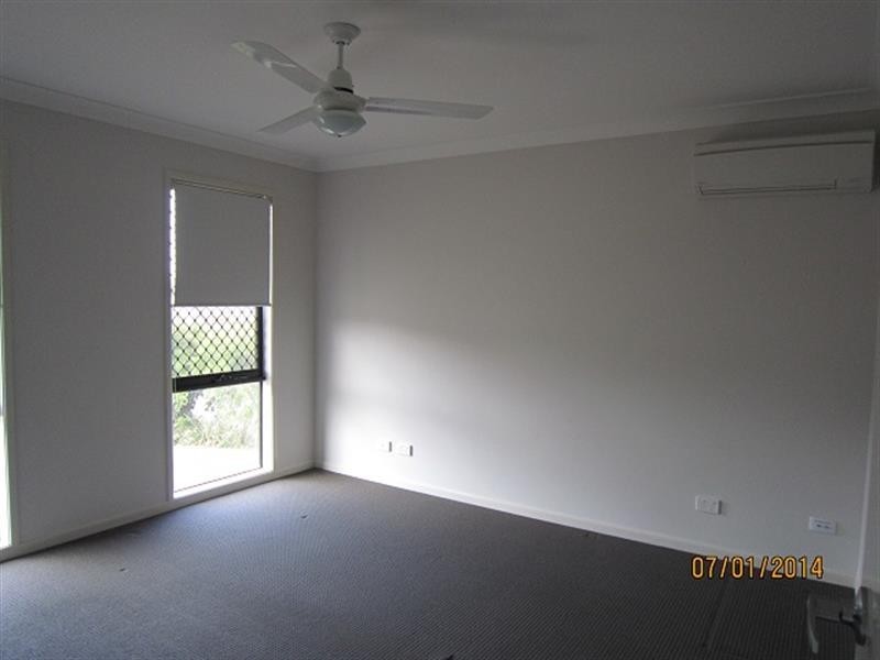 10 Stanbury  Dr, Goodna QLD 4300