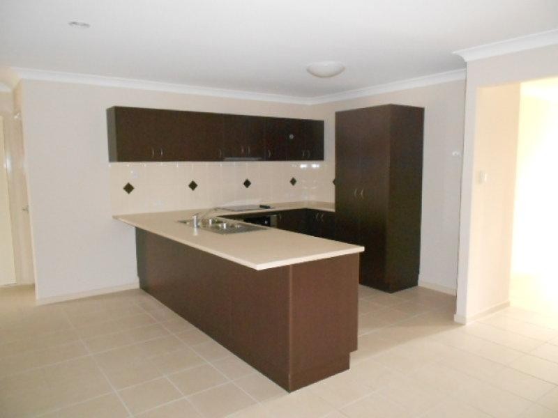 4 Murphy Ct, Redbank Plains QLD 4301