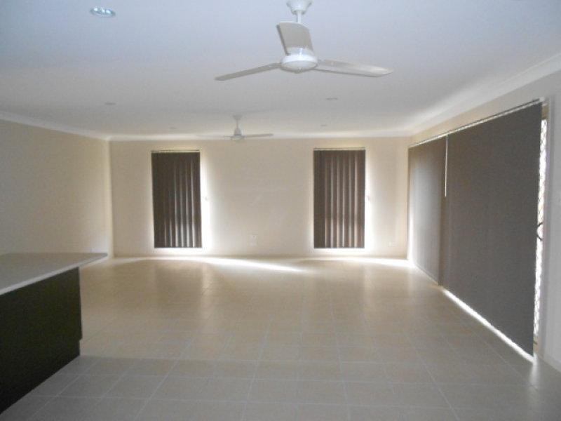 4 Murphy Ct, Redbank Plains QLD 4301