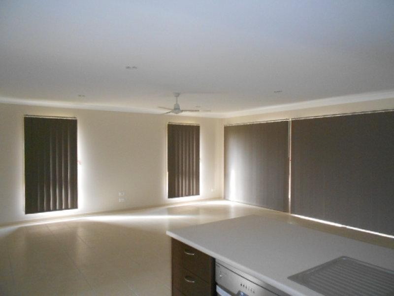 4 Murphy Ct, Redbank Plains QLD 4301