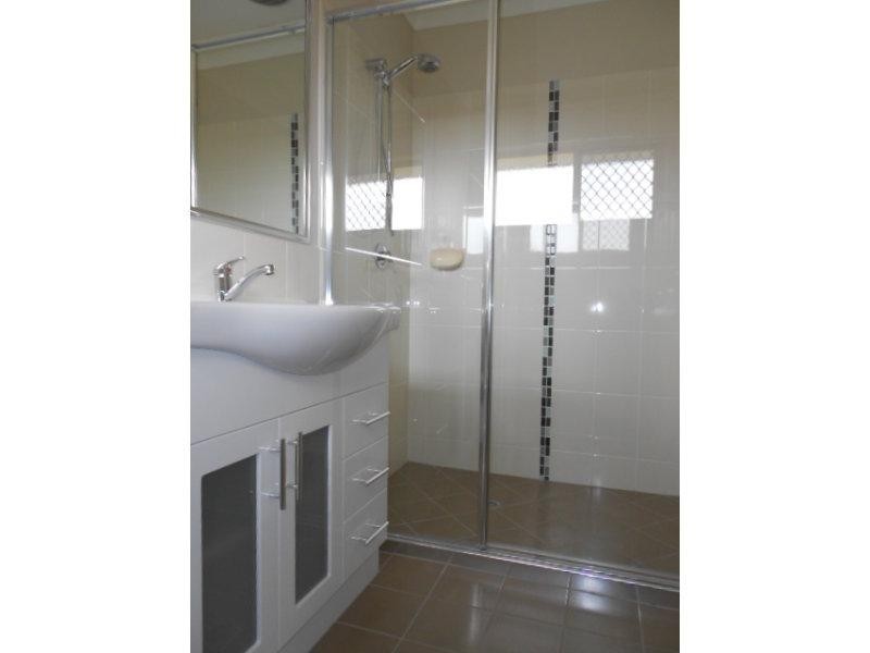 4 Murphy Ct, Redbank Plains QLD 4301
