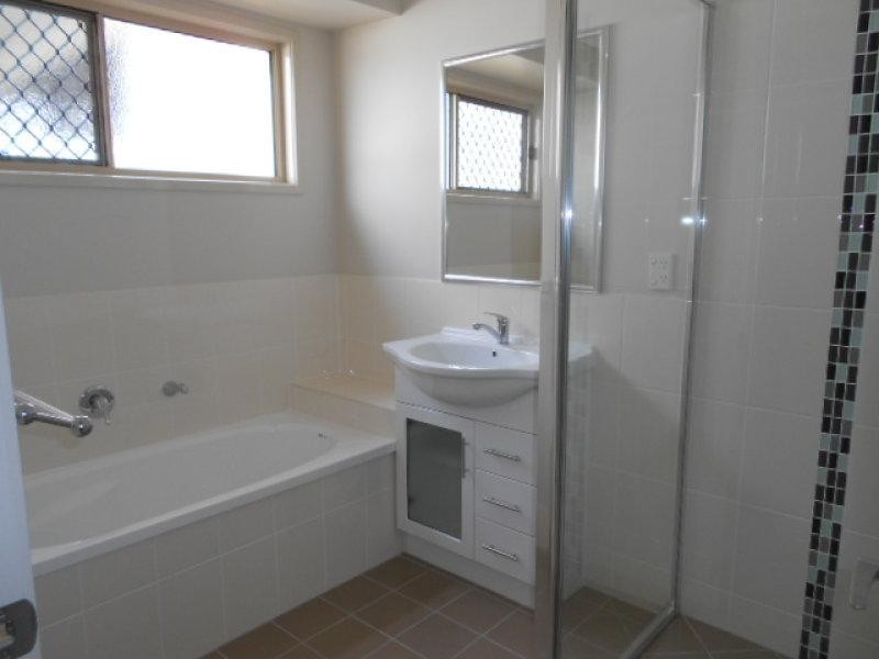 4 Murphy Ct, Redbank Plains QLD 4301