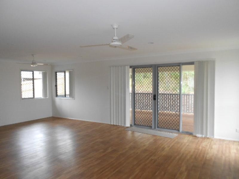 20 Andrew Walker  Dr, Goodna QLD 4300