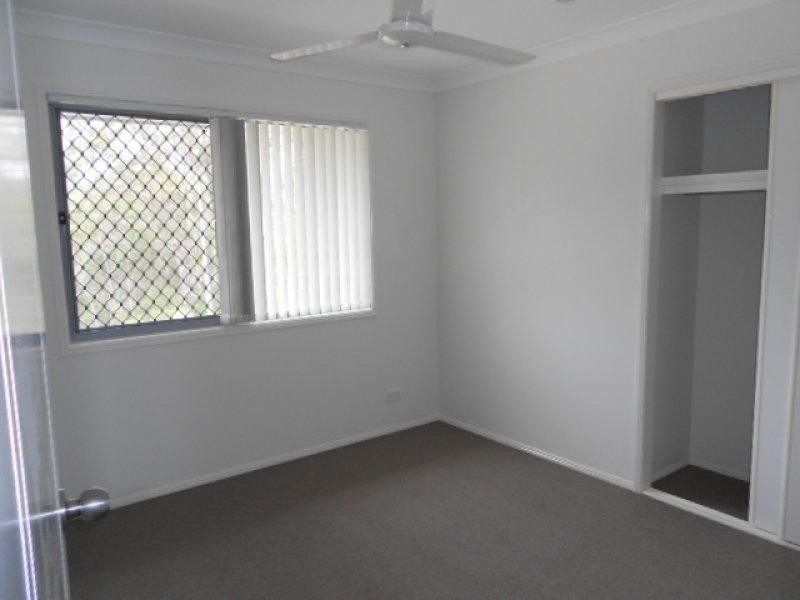 20 Andrew Walker  Dr, Goodna QLD 4300