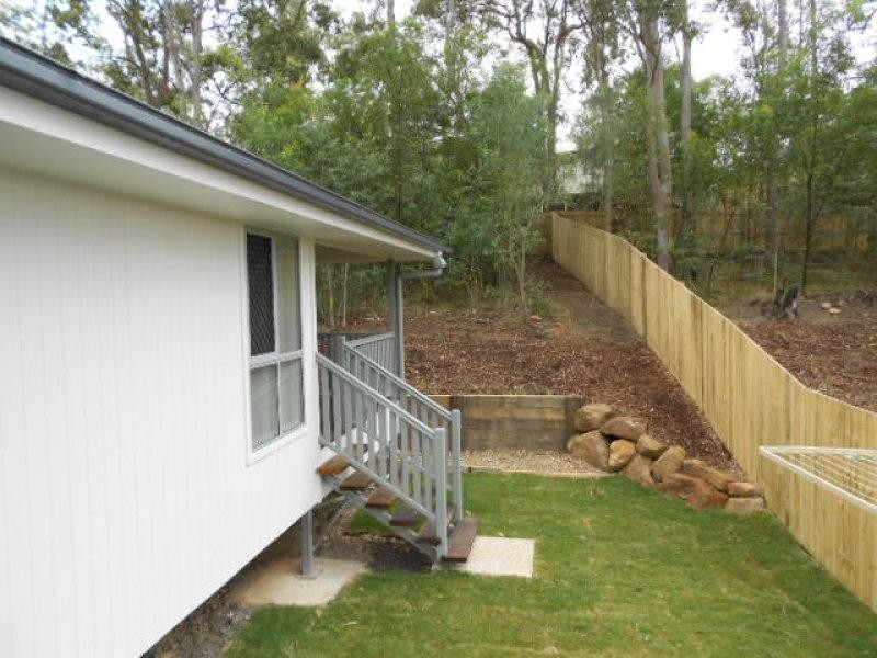 20 Andrew Walker  Dr, Goodna QLD 4300