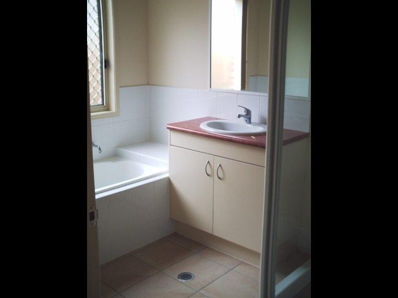 27 Greene St, Rothwell QLD 4022