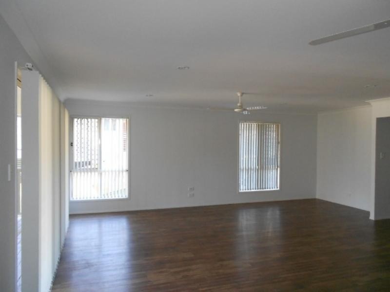 34 Andrew Walker  Dr, Goodna QLD 4300