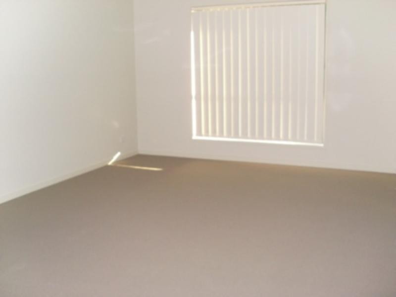 2 Starling  St, Eagleby QLD 4207