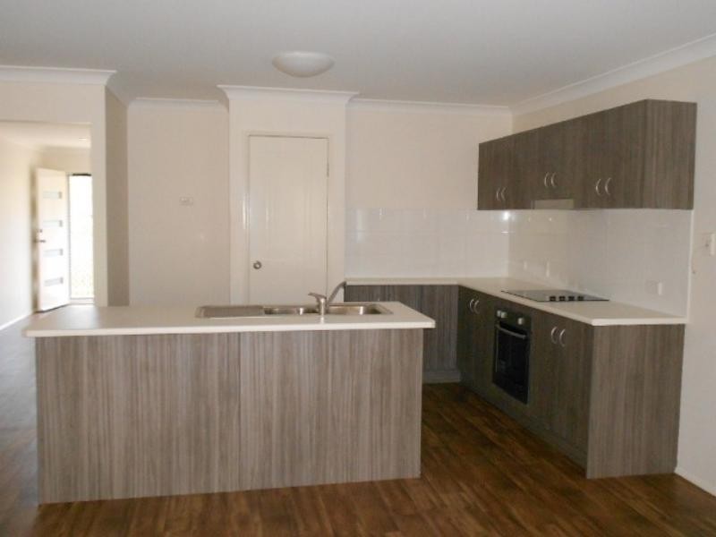 32 Andrew Walker Dr, Goodna QLD 4300