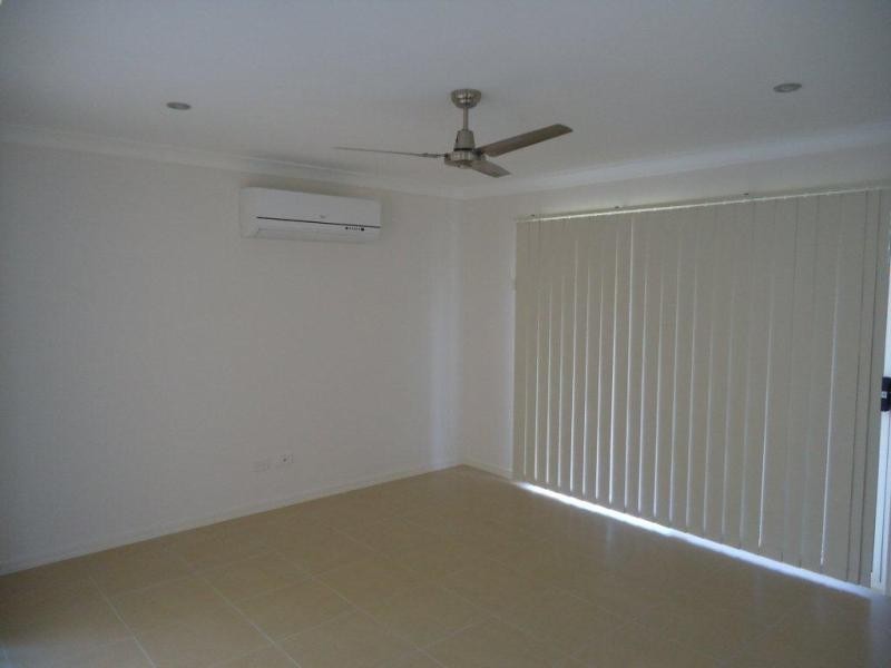30 Bowerbird Cres, Dakabin QLD 4503
