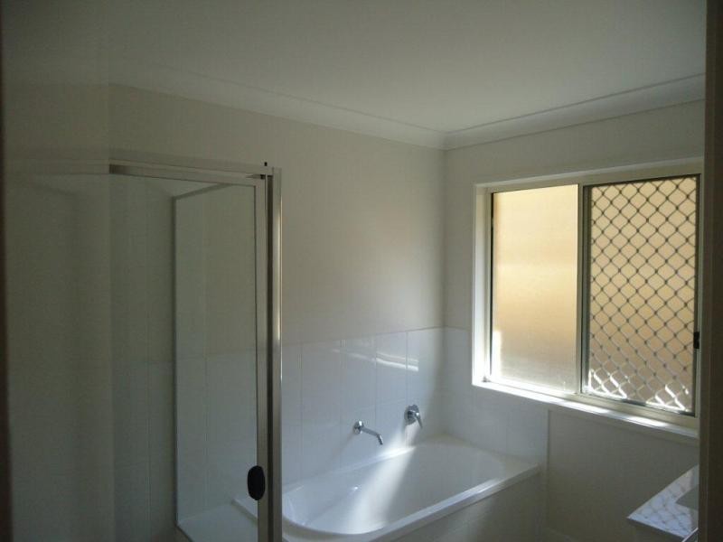 30 Bowerbird Cres, Dakabin QLD 4503