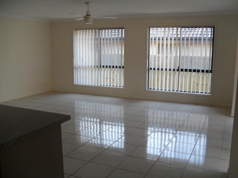 2 Highfields Ct, Loganlea QLD 4131