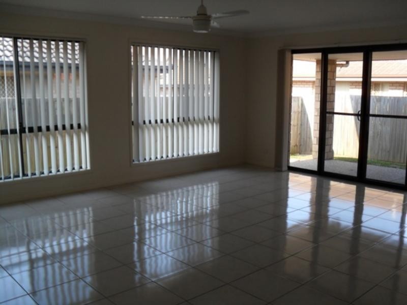 2 Highfields Ct, Loganlea QLD 4131