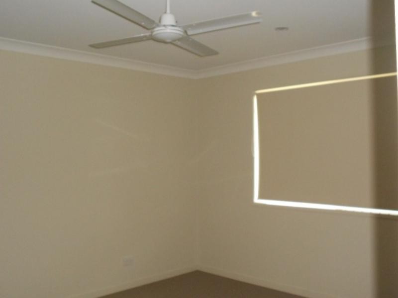 1 Stanbury  Dr, Goodna QLD 4300