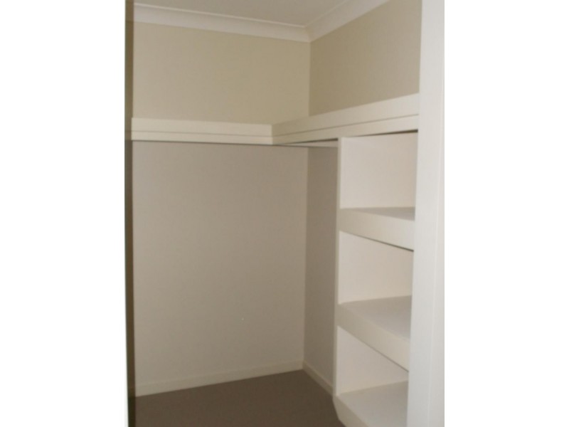 1 Stanbury  Dr, Goodna QLD 4300