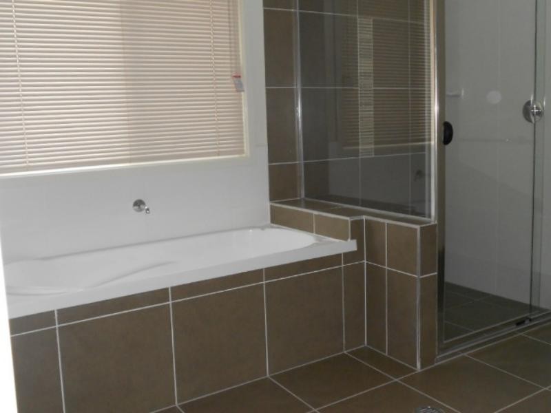 1 Stanbury  Dr, Goodna QLD 4300