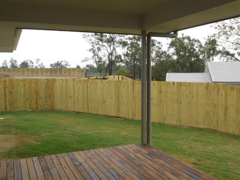 1 Stanbury  Dr, Goodna QLD 4300