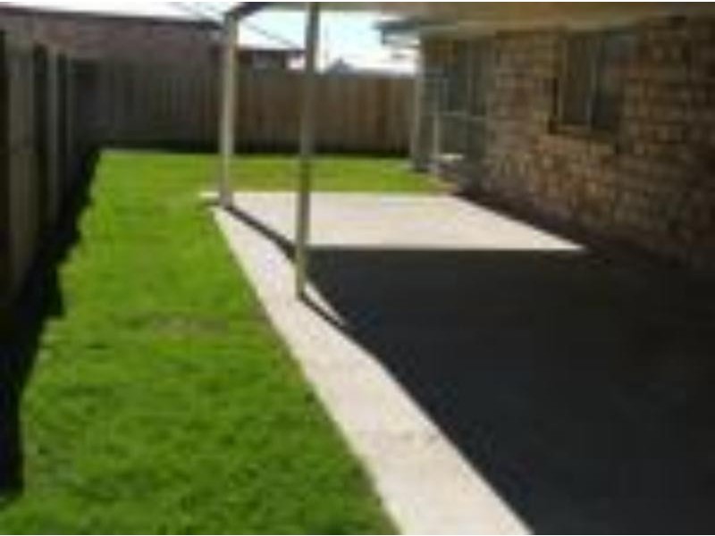 22 Lake Manchester St, Logan Reserve QLD 4133