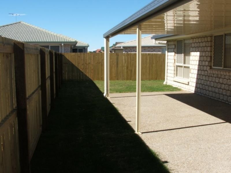 22 Lake Manchester St, Logan Reserve QLD 4133