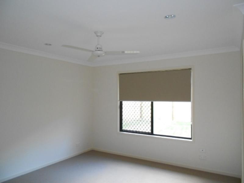 9 Oliver Dr, Redbank Plains QLD 4301