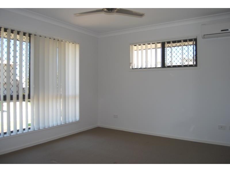 28 Bowerbird Cres, Dakabin QLD 4503