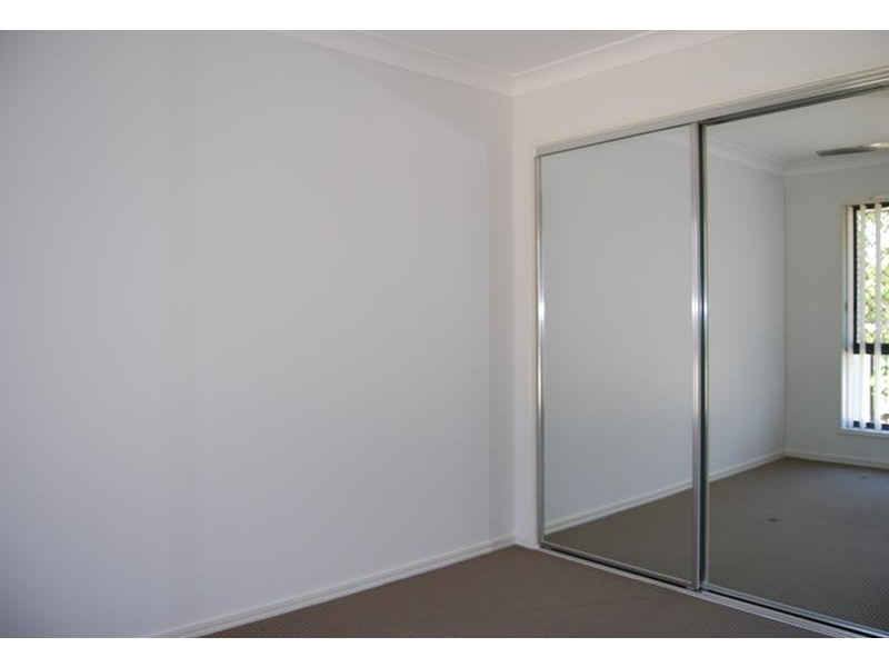 28 Bowerbird Cres, Dakabin QLD 4503