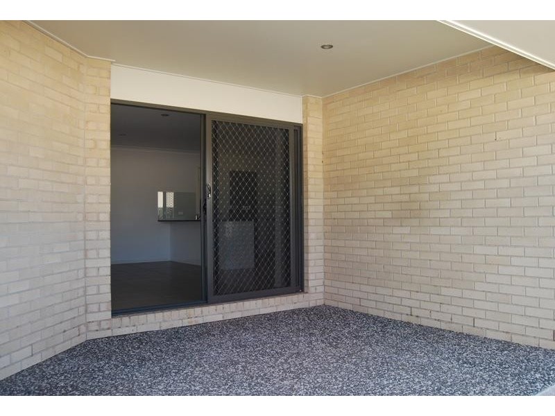 28 Bowerbird Cres, Dakabin QLD 4503