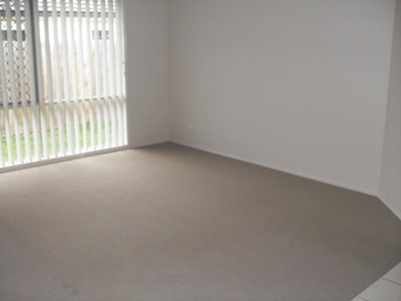 12 Whitlock Dr, Rothwell QLD 4022