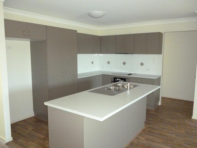 3 Oliver Dr, Redbank Plains QLD 4301