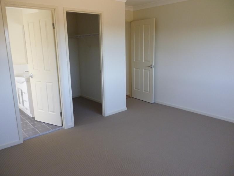 3 Oliver Dr, Redbank Plains QLD 4301