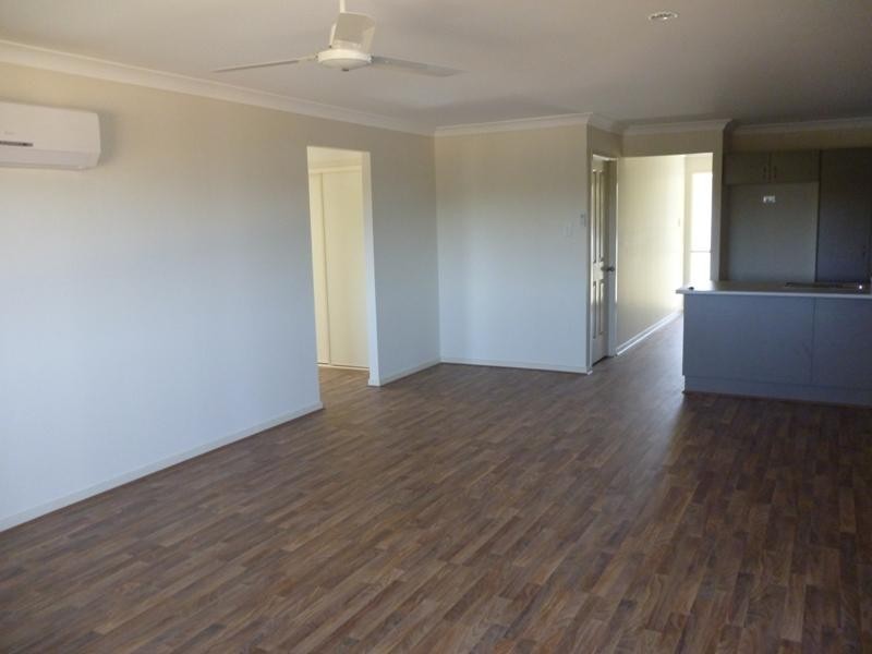 3 Oliver Dr, Redbank Plains QLD 4301