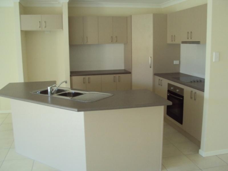 21 Griffen Pl, Crestmead QLD 4132