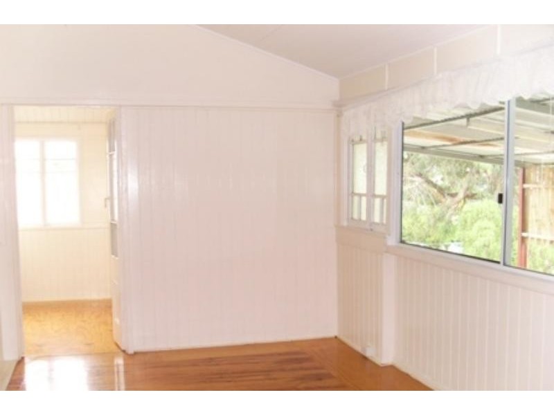 32 Rossiter St, Morningside QLD 4170