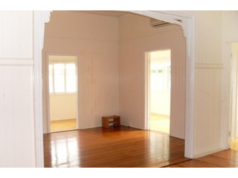 32 Rossiter St, Morningside QLD 4170