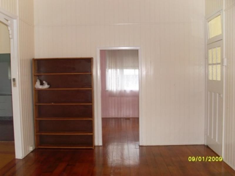 32 Rossiter St, Morningside QLD 4170