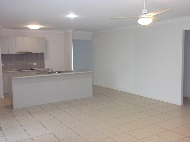 11 Mowie Cl, Underwood QLD 4119