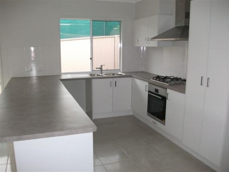 128B Barbarella Dr, Springwood QLD 4127