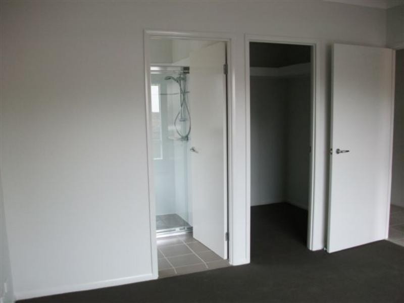 128B Barbarella Dr, Springwood QLD 4127