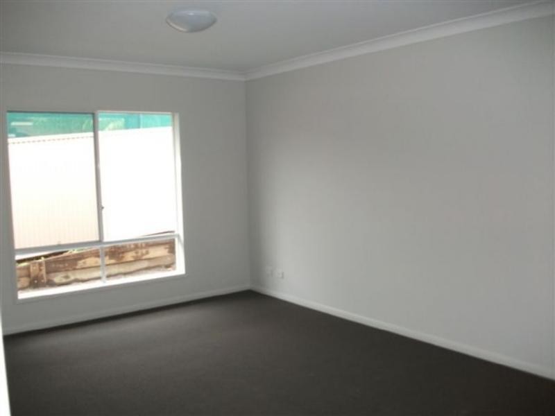 128B Barbarella Dr, Springwood QLD 4127